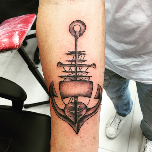 Tattoo Shop «Lucky Tattoo», reviews and photos, 1639 Washington Ave, Miami Beach, FL 33139, USA