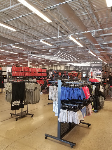 Sporting Goods Store «Nike Factory Store», reviews and photos, 8510 S Cottage Grove Ave, Chicago, IL 60619, USA