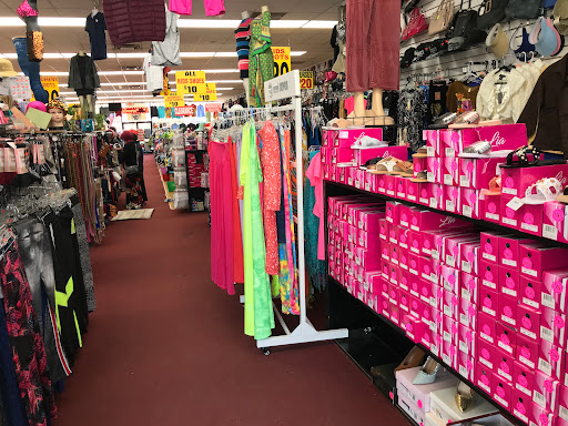 Shoe Store «Lizzys Shoes», reviews and photos, 4930 Schaefer Rd, Dearborn, MI 48126, USA