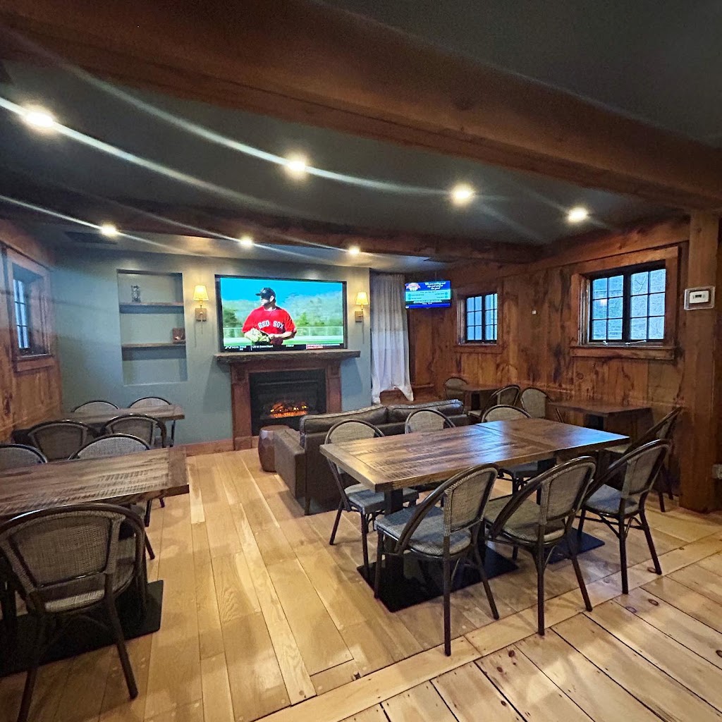 Gillis Family Tavern 02360