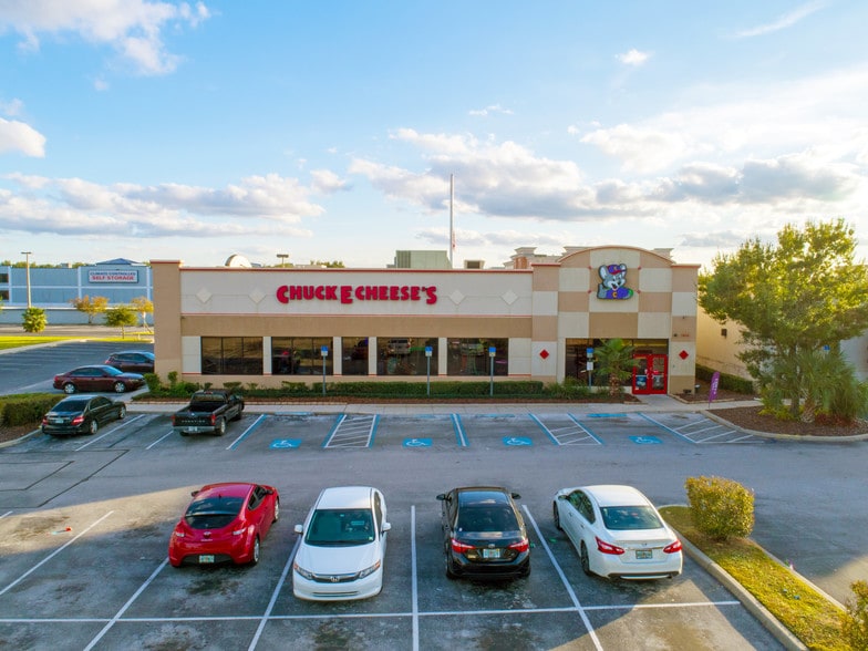 Chuck E. Cheese 32818