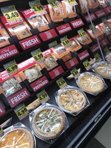 Grocery Store «Harris Teeter», reviews and photos, 2080 Kildaire Farm Rd, Cary, NC 27511, USA