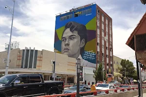 Mural a Juan Gabriel image