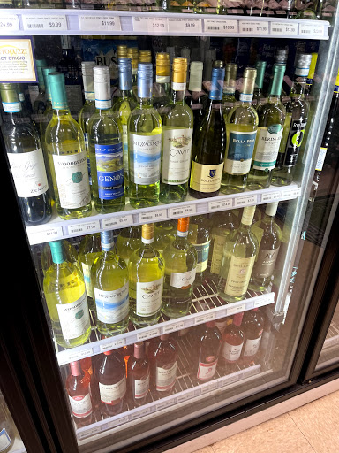 Liquor Store «One Stop Spirit Shop», reviews and photos, 339 New London Turnpike, Glastonbury, CT 06033, USA