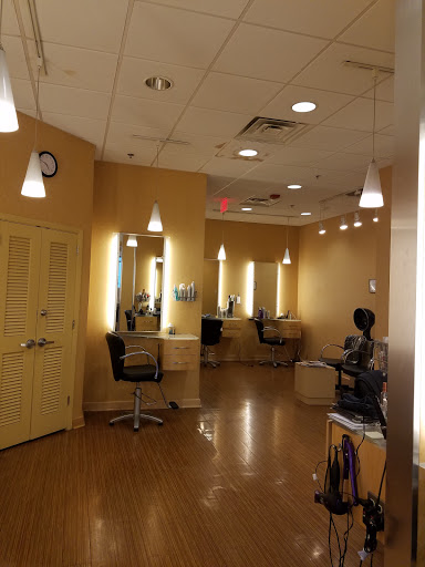 Hair Salon «Regis Salon», reviews and photos, 9566 Destiny USA Dr E208, Syracuse, NY 13290, USA
