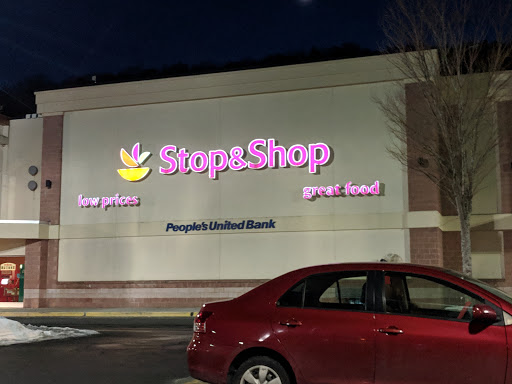 Shops At Ledgebrook, 200 New Hartford Rd, Winsted, CT 06098, USA, 