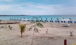 Foto von Cayo Esquivel mit lange, gerade küste