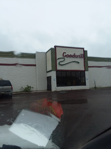 Thrift Store «Goodwill», reviews and photos