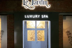 Le Jardin Luxury Spa image