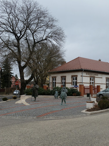 Pilisvörösvári Templom Téri Német Nemzetiségi Általános Iskola - Iskola