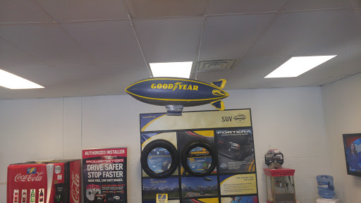 Tire Shop «NEW ENGLAND TIRE Car Care Centers - Northborough», reviews and photos, 367 W Main St, Northborough, MA 01532, USA