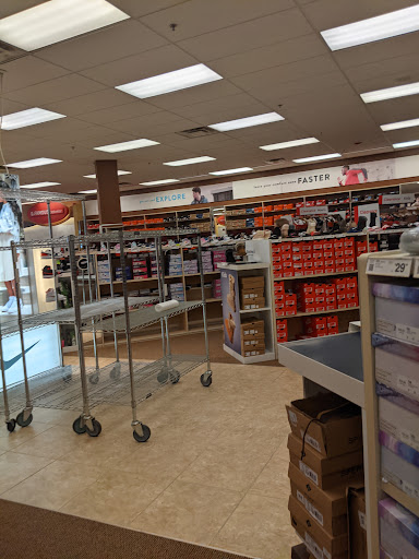 Shoe Store «Famous Footwear», reviews and photos, 19075 I-45, Conroe, TX 77385, USA