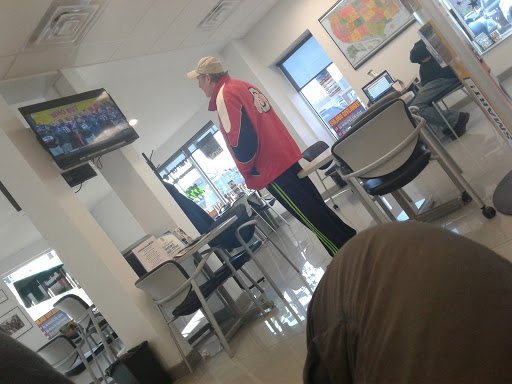 Car Dealer «VanDevere Auto Outlet», reviews and photos, 3155 S Arlington Rd, Akron, OH 44312, USA