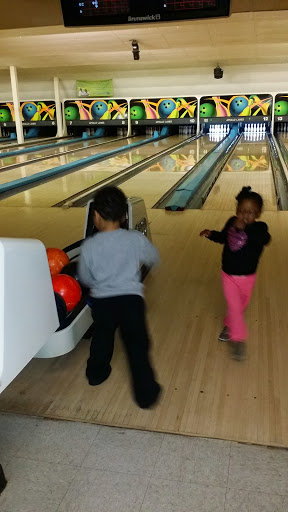 Bowling Alley «Apollo Bowling Center», reviews and photos, 29410 Gratiot Ave, Roseville, MI 48066, USA