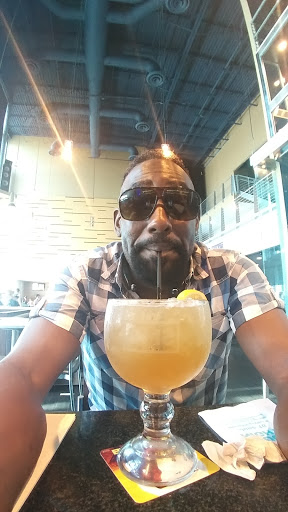 Movie Theater «Studio Movie Grill», reviews and photos, 5655 Colleyville Blvd #300, Colleyville, TX 76034, USA