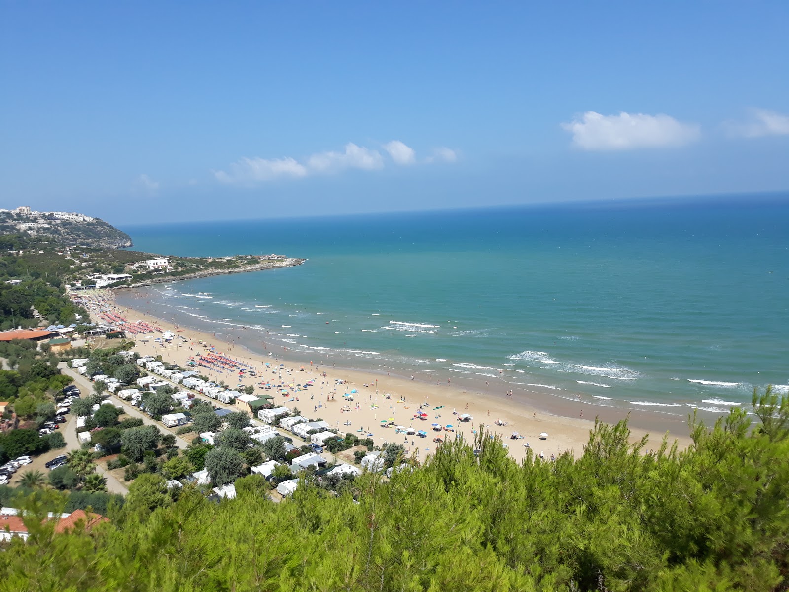 Spiaggia di San Nicola'in fotoğrafı turkuaz saf su yüzey ile