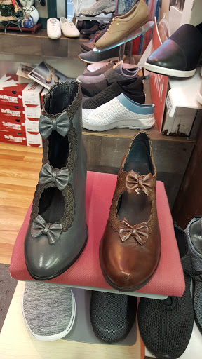 Orthopedic Shoe Store «Eric Comfort Shoes Inc», reviews and photos, 426 Hillside Avenue, Williston Park, NY 11596, USA