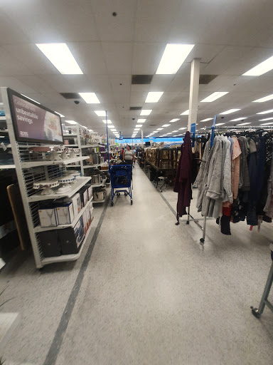 Clothing Store «Ross Dress for Less», reviews and photos, 7884 Van Nuys Blvd, Van Nuys, CA 91402, USA