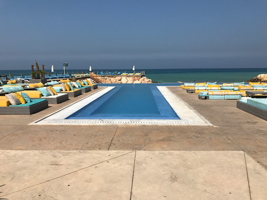 Iris Beach Club