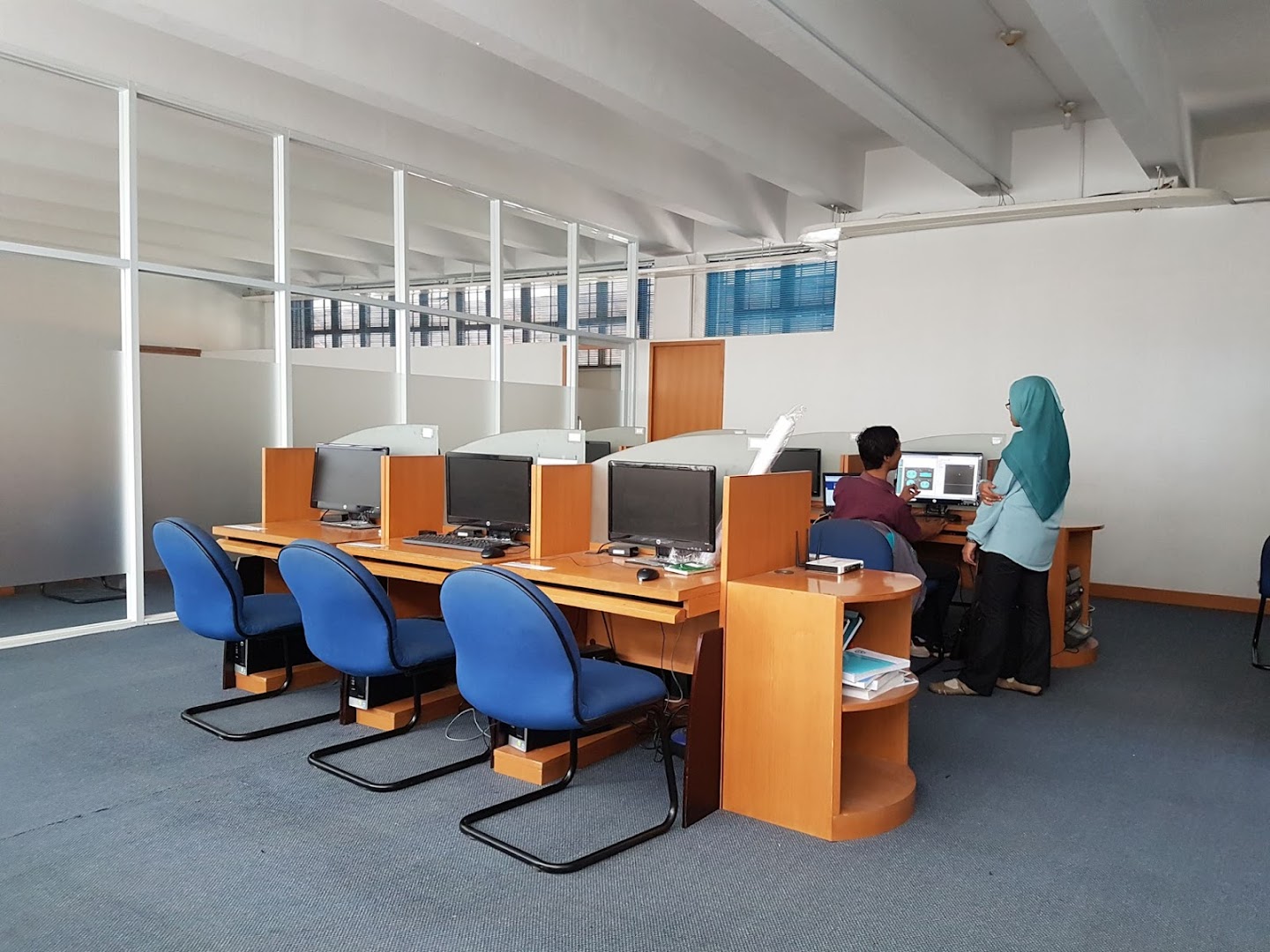 Gambar Plaza Departemen Teknik Perkapalan