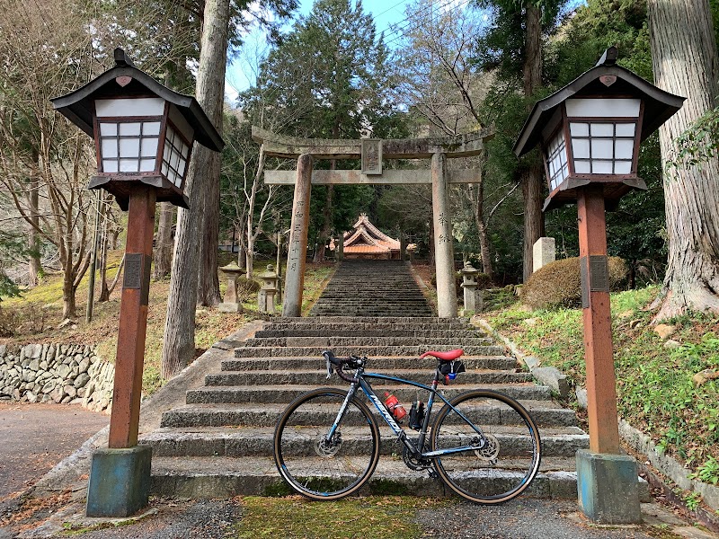 滝元八幡宮