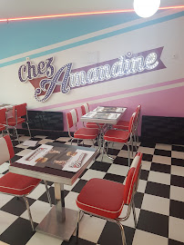 Atmosphère du Restaurant de hamburgers CHEZ AMANDINE AUXI à Auxi-le-Château - n°6