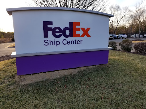 Shipping and Mailing Service «FedEx Ship Center», reviews and photos, 8800 Studley Rd, Mechanicsville, VA 23116, USA