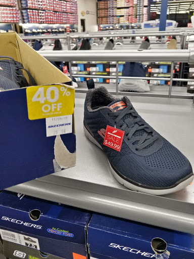 Shoe Store «SKECHERS Factory Outlet», reviews and photos, 350 N Dysart Rd, Goodyear, AZ 85338, USA