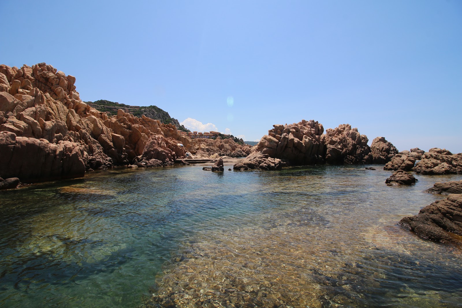 Foto di Li Baietti Beach e l'insediamento