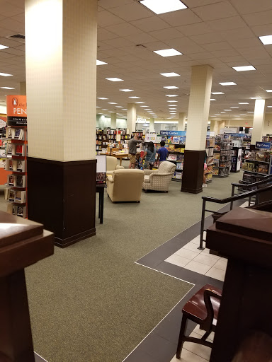 Book Store «Barnes & Noble», reviews and photos, 131 Colonie Center #355, Albany, NY 12205, USA