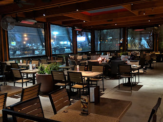 Lazy Dog Restaurant & Bar