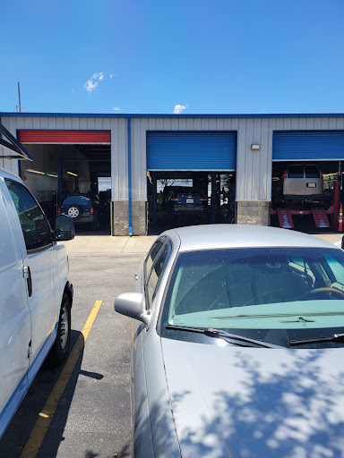 Car Repair and Maintenance «Pep Boys Auto Service & Tire», reviews and photos, 1437 Sunrise Plaza Dr, Clermont, FL 34714, USA