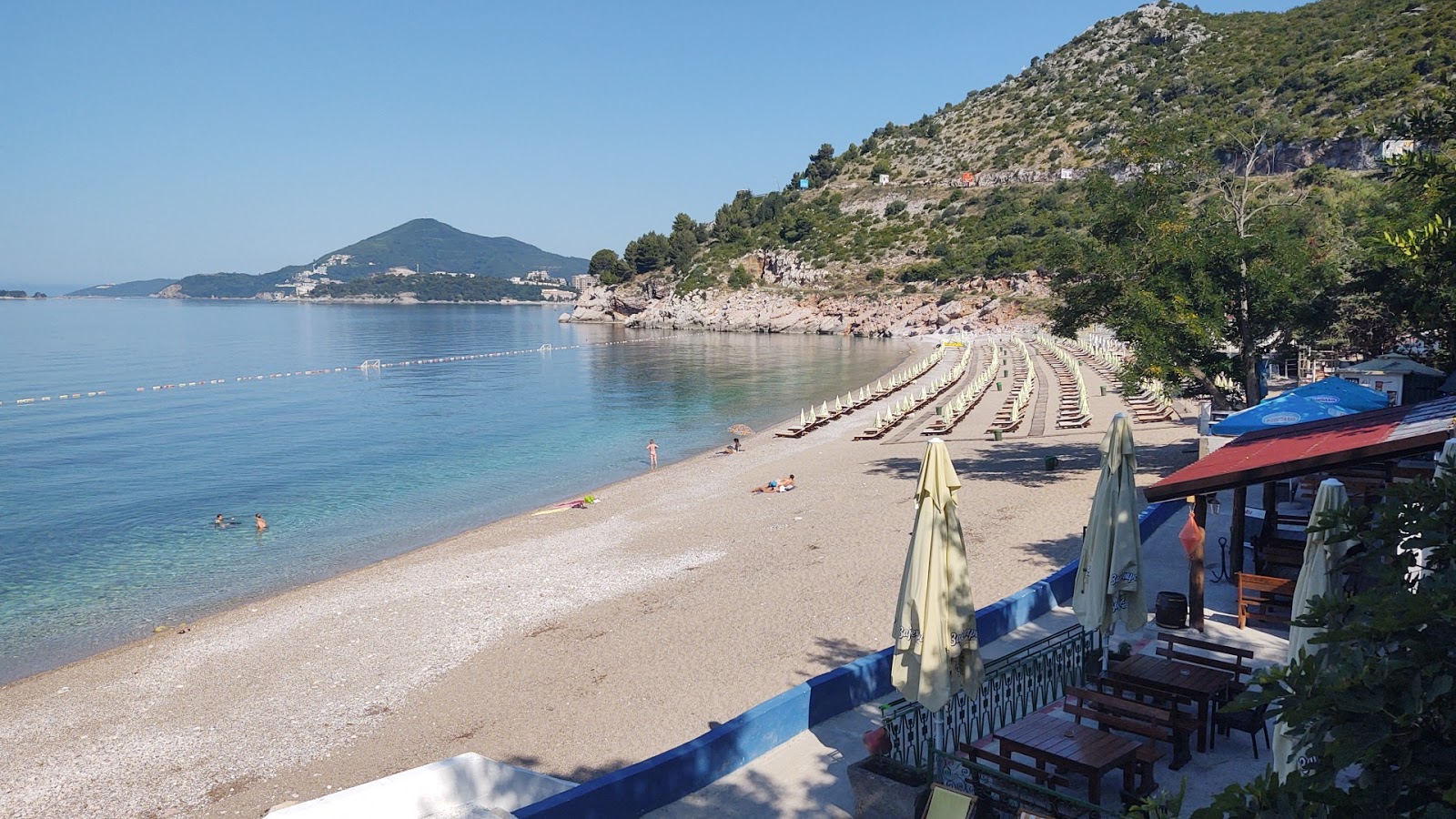 Fotografie cu Kamenovo beach cu nivelul de curățenie înalt