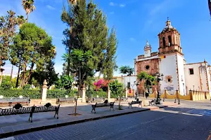 Plaza Principal De Villanueva image