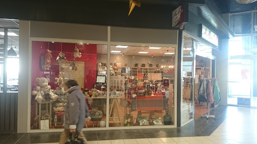 Au Bon Goût 76-88 Av. Georges Pompidou, 24700 Montpon-Ménestérol, France
