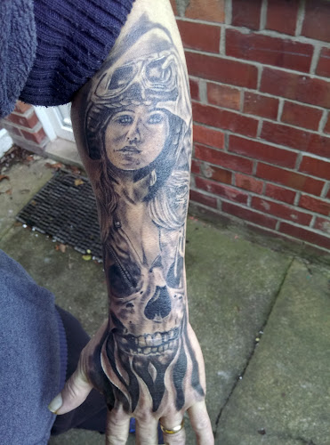 Reviews of Hidden Hand Tattoo in Belfast - Tatoo shop