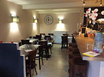 Atmosphère du Restaurant Le Cheval Blanc à Is-sur-Tille - n°1