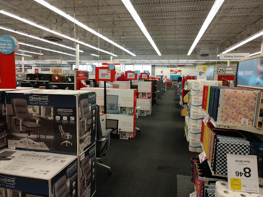 Office Supply Store «Staples», reviews and photos, 11 Winspear Dr SE, New Philadelphia, OH 44663, USA