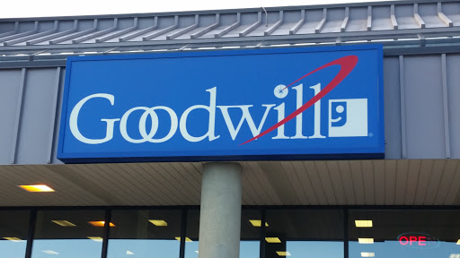 Thrift Store «Goodwill Industries of Greater Cleveland & East Central Ohio», reviews and photos, 14690 Snow Rd, Brook Park, OH 44142, USA