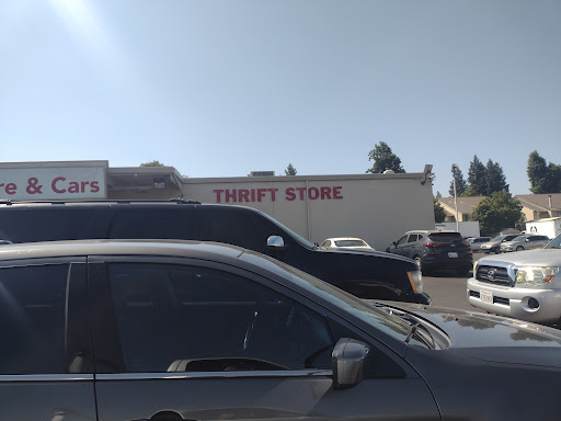 Thrift Store «Fresno Rescue Mission Super», reviews and photos, 181 E Sierra Ave, Fresno, CA 93710, USA