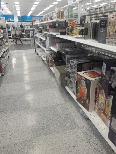 Clothing Store «Ross Dress for Less», reviews and photos, 10700 MacArthur Blvd, Oakland, CA 94605, USA