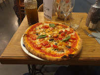 Pizza du Restaurant italien Lucilla - Le Clan des Mamma Dijon - n°20