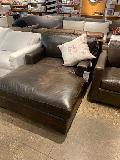 Furniture Store «Crate and Barrel Outlet», reviews and photos, 1700 Prince St, Alexandria, VA 22314, USA