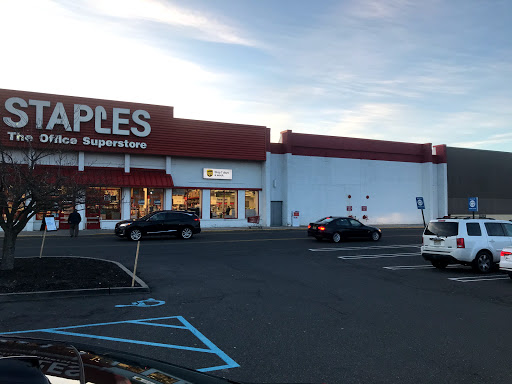 Office Supply Store «Staples», reviews and photos, 545 US-46, Totowa, NJ 07511, USA