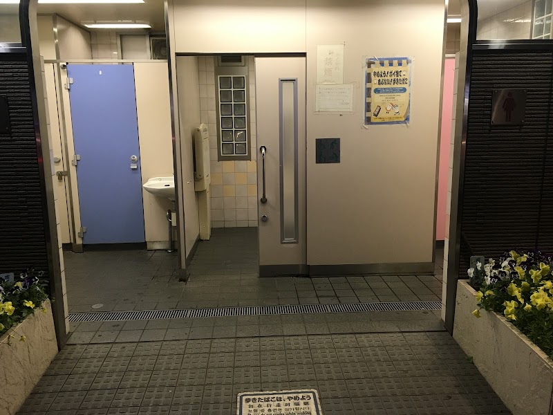 寛永寺前公衆トイレ