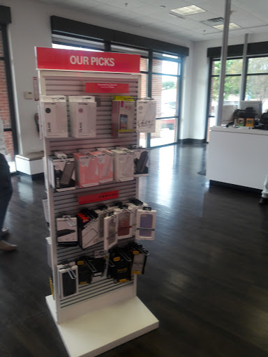 Cell Phone Store «T-Mobile», reviews and photos, 100 Promenade Pkwy A, Fayetteville, GA 30214, USA