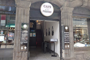 Cafe De La Presse image