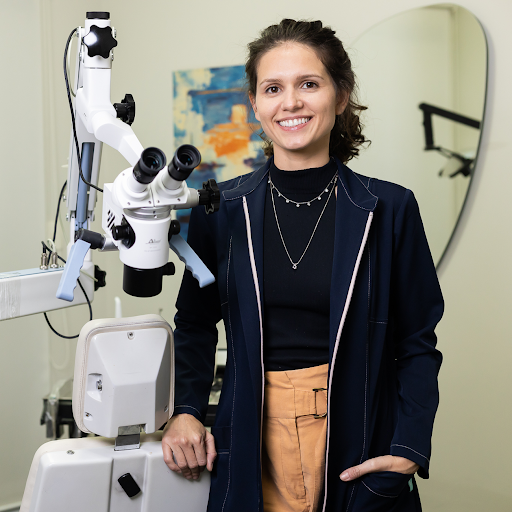 Logo da empresa - Dra Karla Maia - Endodontia e Microscopia Operatória