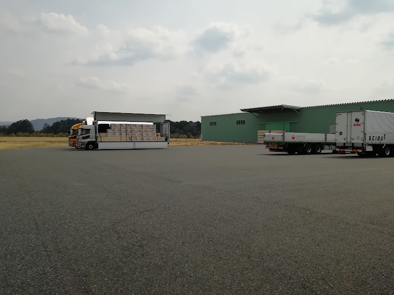 インノショウフォレストリー 積み込みトラック待機場所