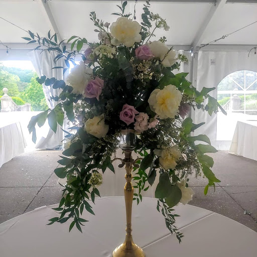 Florist «The Rustic Rose Flowers and Collectibles», reviews and photos, 220 W Main St, Williamsburg, OH 45176, USA